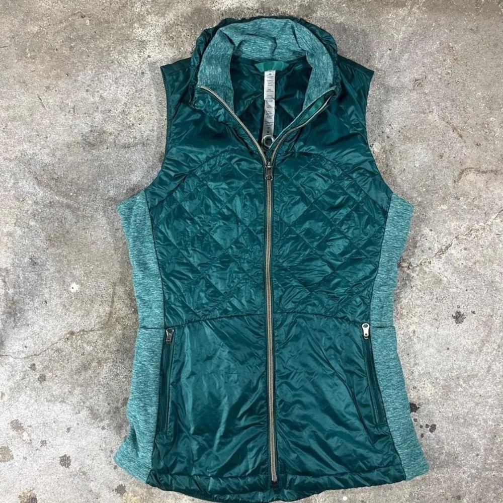 Lulu lemon Teal quilted vest with zippered pockets